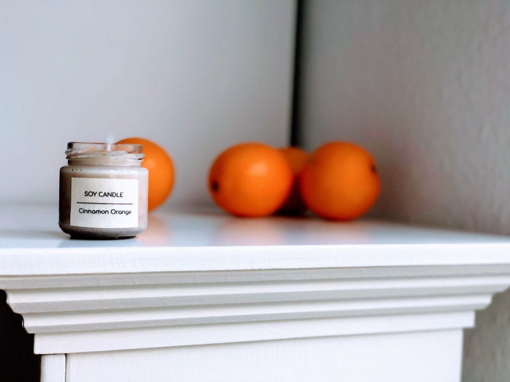 creare una candela fatta in casa cera di soia cannella arancia